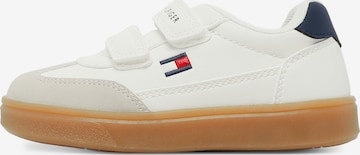 TOMMY HILFIGER Tennarit 'HECTOR' värissä beige: etupuoli
