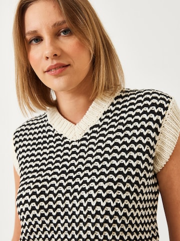 Bianco Lucci Sweater in Beige