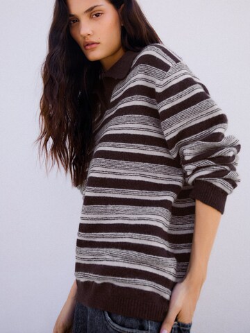Bershka Sweater in Grey: side