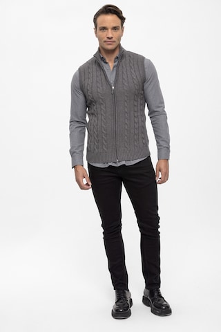 Felix Hardy Vest in Grey