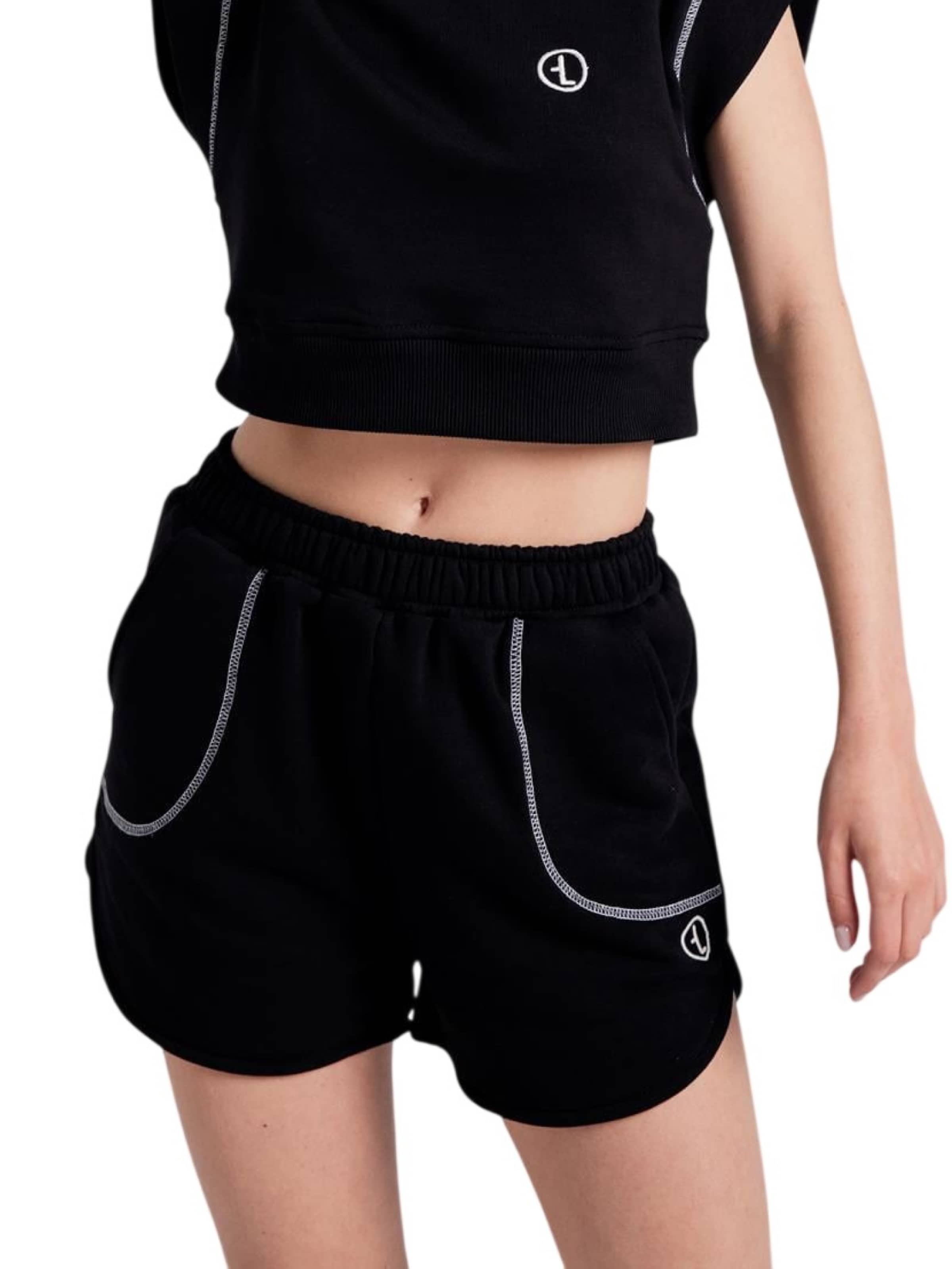 HOLLY LOLLY Loosefit Kalhoty – černá