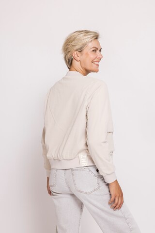 Zhrill Between-Season Jacket in Beige