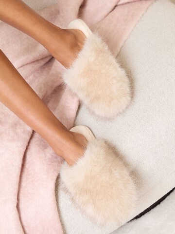 Lipsy - Zapatillas de casa en beige