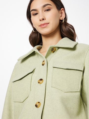 PIECES Between-Season Jacket 'GINA' in Green