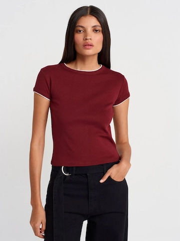 Maglietta 'T-Shirts' di Dilvin in rosso