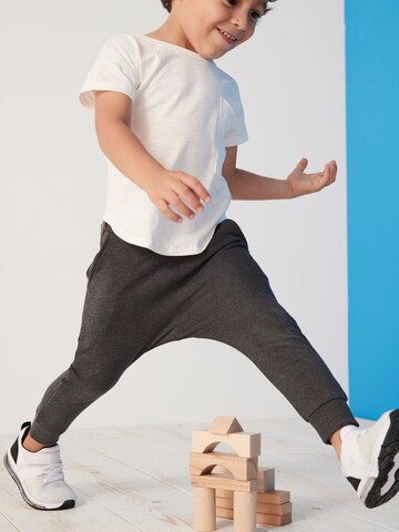 Tapered Pantaloni de la Next pe gri