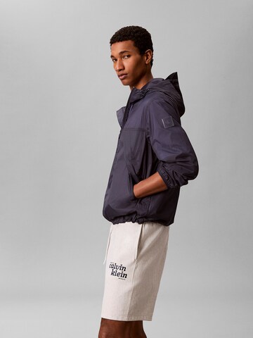 Calvin Klein Jeans Loosefit Shorts in Grau