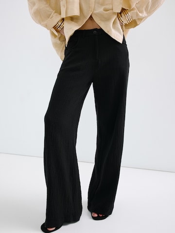 MANGO Wide Leg Bukser 'PALS' i sort: forside