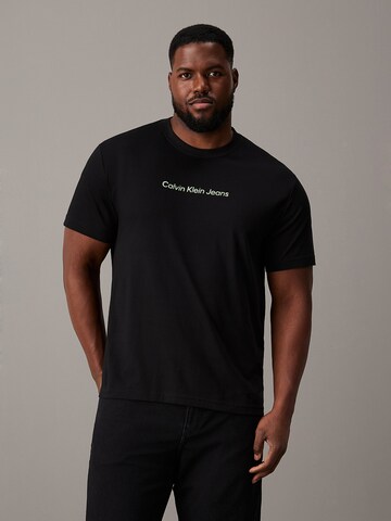 T-Shirt Calvin Klein Jeans Plus en noir : devant