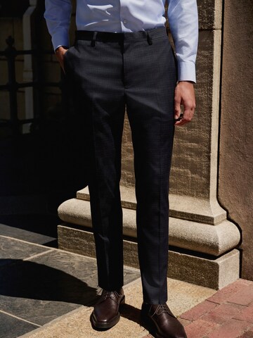 regular Pantaloni con piega frontale di Next in blu