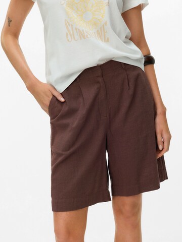 VERO MODA Regular Pleat-Front Pants 'VMCAIA' in Brown: front