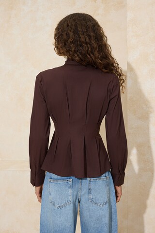 Trendyol Blouse in Brown