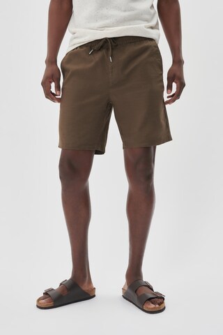 Matinique Regular Broek 'Barton' in Bruin: voorkant