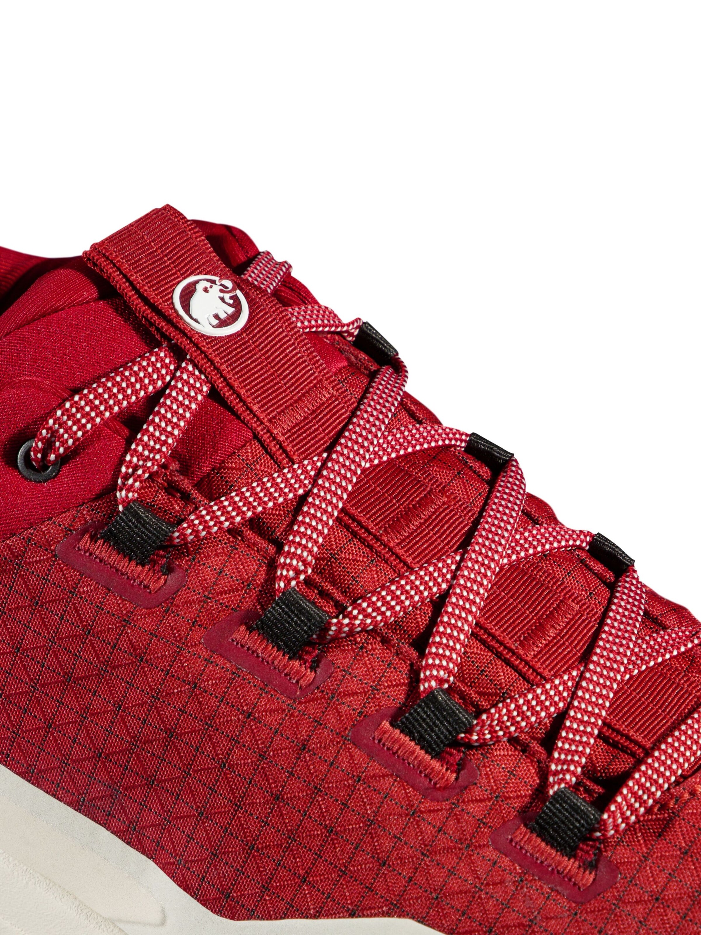 MAMMUT Flats 'Sertig III' in Red