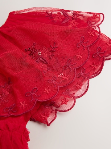 Next - Vestido en rojo