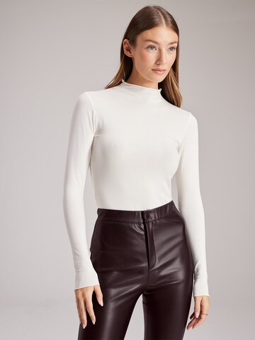 RÆRE by Lorena Rae Shirt 'Mira' in White: front