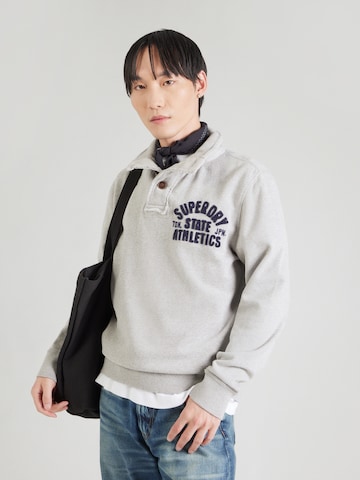 Superdry - Sweatshirt em cinzento: frente