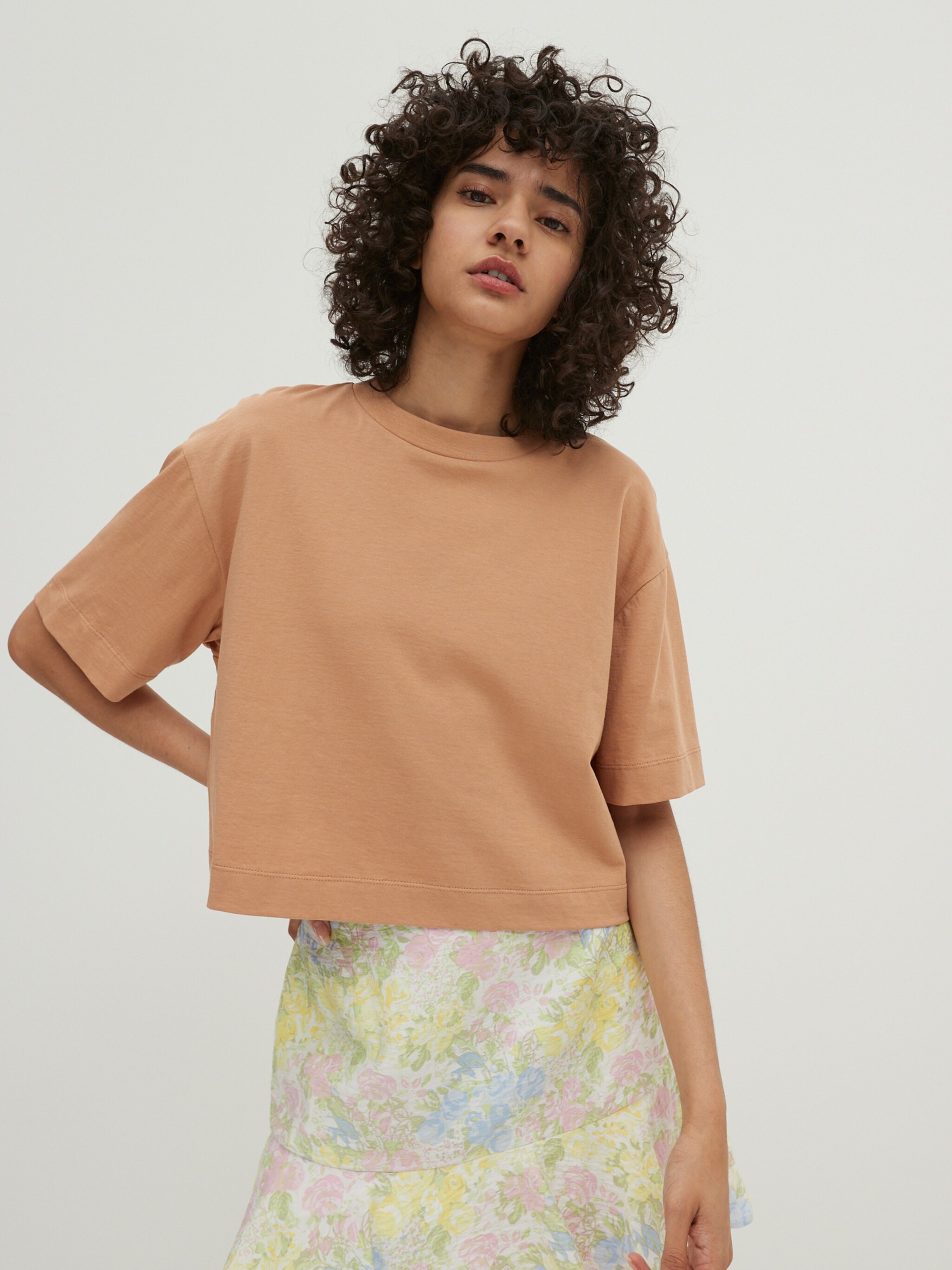 EDITED Producten Shirt 'Sila' Bruin