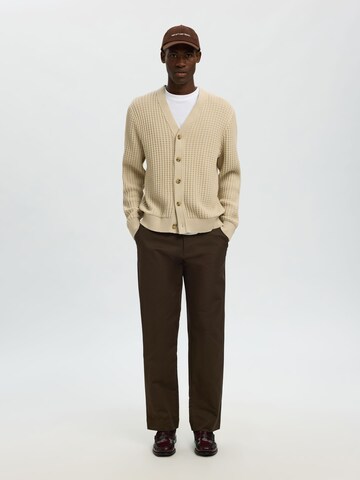 SELECTED Regular Chino Pants in Brown