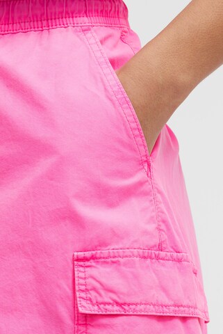 Soccx Midirock im Cargo-Stil mit Elastikbund in Pink