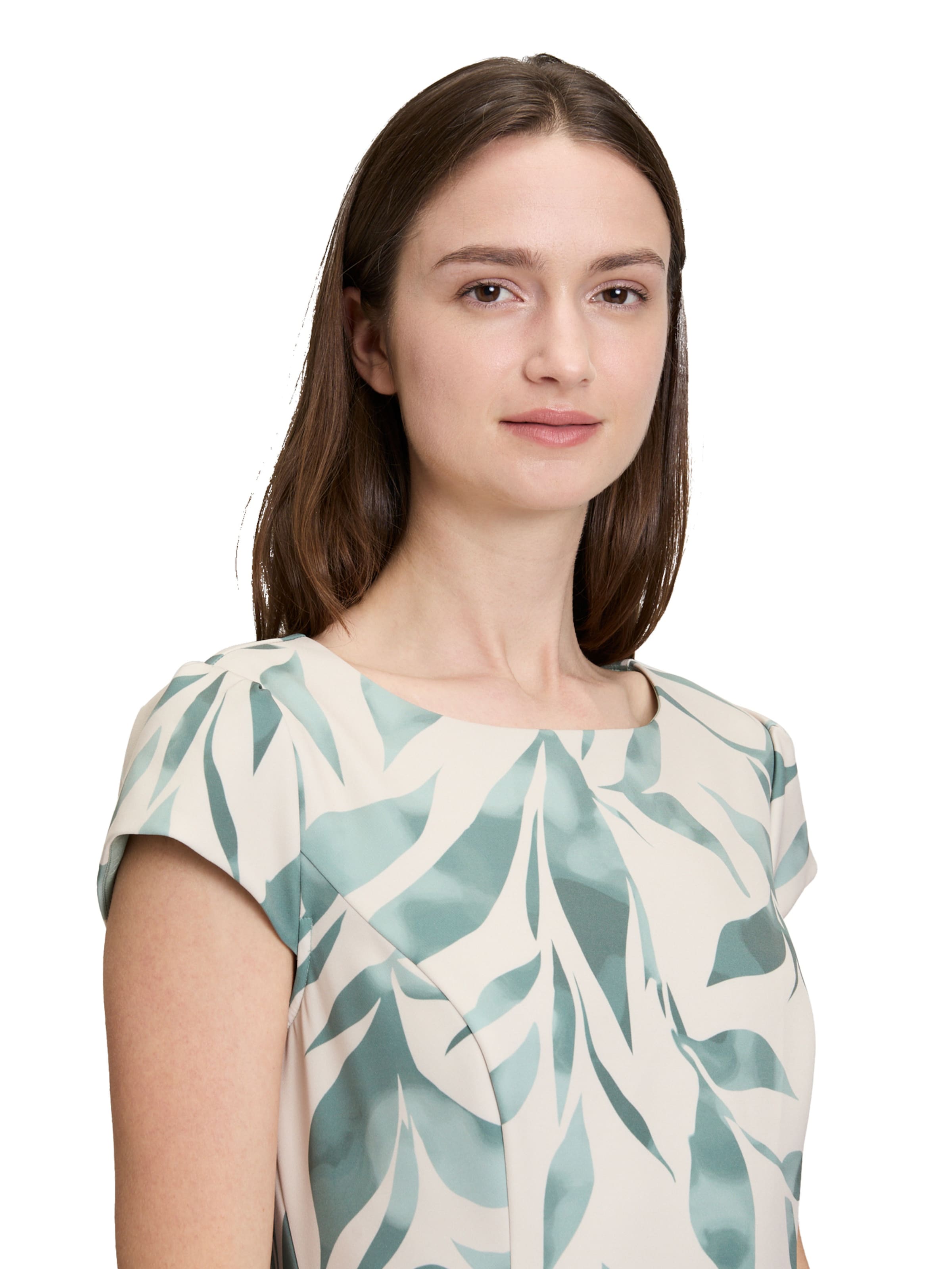 Robe de cocktail Betty & Co en beige