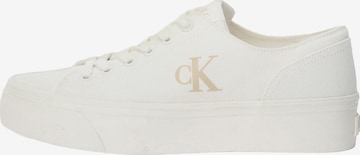 Sneaker low de la Calvin Klein pe alb: față