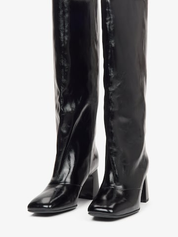 Estro Boots '518-1' in Black