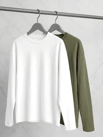 Trendyol Curve Shirt in Green: front