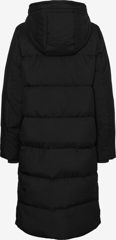 Vero Moda Curve Jacke 'Erica' in Schwarz