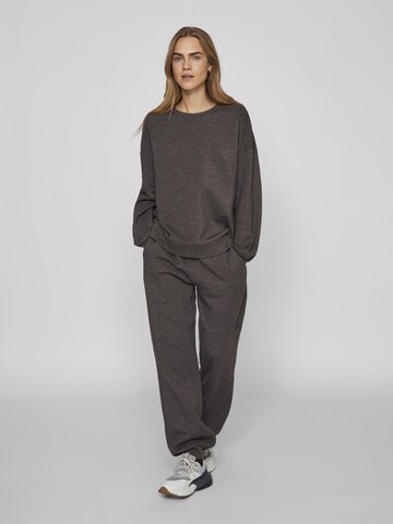 VILA Sweatshirt in Grey