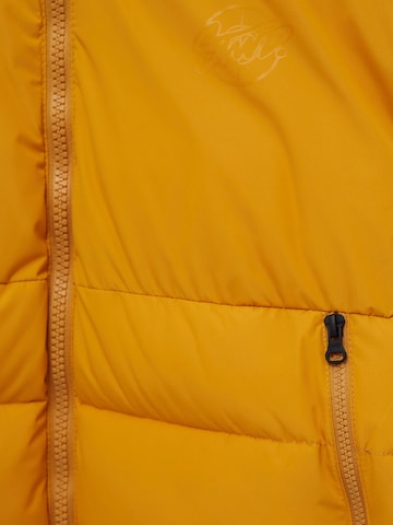 Pull&Bear Zimní bunda – žlutá