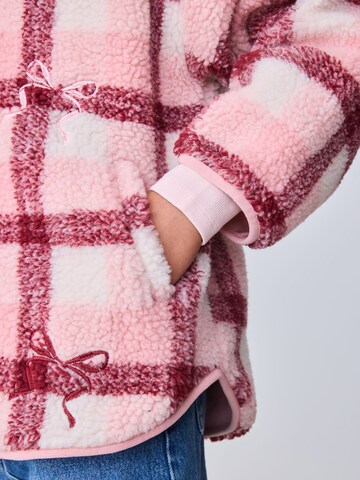 Baker by Ted Baker - Chaqueta polar en rosa