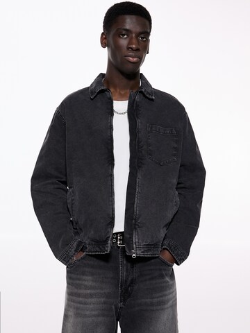 Veste mi-saison Pull&Bear en noir : devant