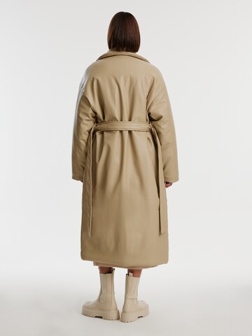 EDITED Płaszcz zimowy 'Yuki' w kolorze beżowy