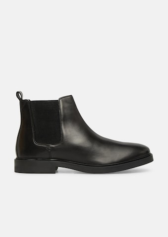 s.Oliver Chelsea Boots in Black: side