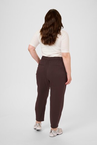 Loosefit Pantalon à pince 'KCMerla' KAFFE CURVE en marron