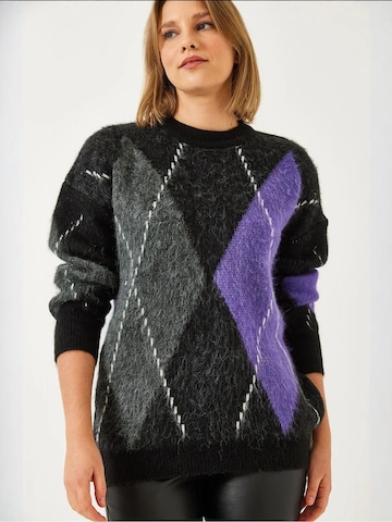 Pullover extra large di Bianco Lucci in nero