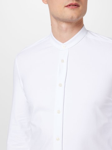 DRYKORN - Ajuste estrecho Camisa 'Tarok' en blanco