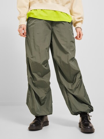 Loosefit Pantaloni cargo 'Sally' di JJXX in verde: frontale