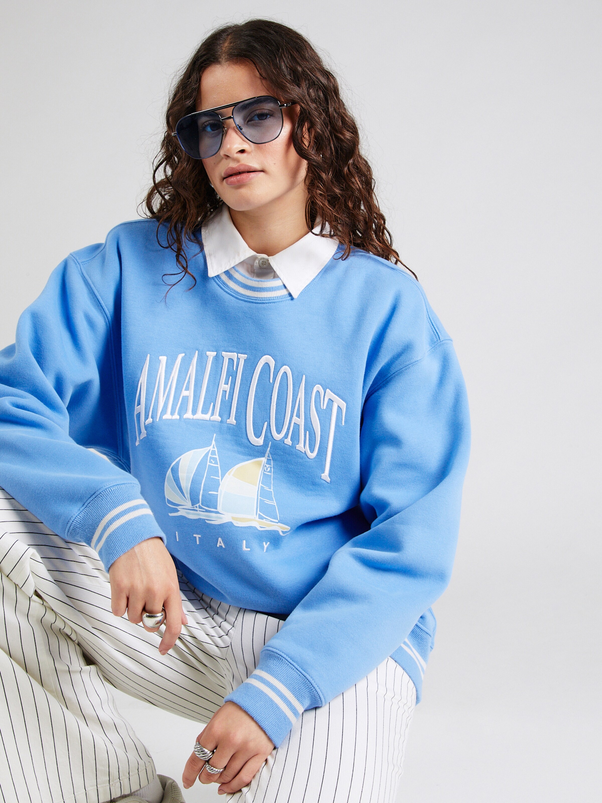 Abercrombie Fitch Sweatshirt SUMMER BLUES in Blue Light Blue ABOUT YOU