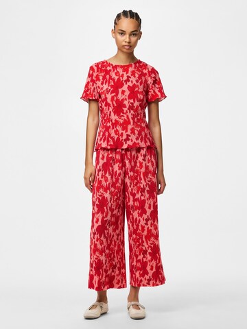 Maglietta di PIECES in rosso