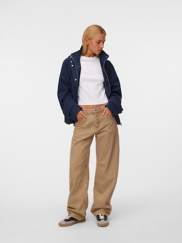 VERO MODA Přechodová parka – modrá