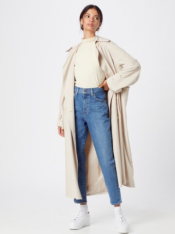 LEVI'S ® Avsmalnet Jeans 'High Waisted Mom' i blå