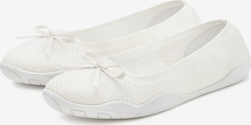LASCANA Ballet Flats in White
