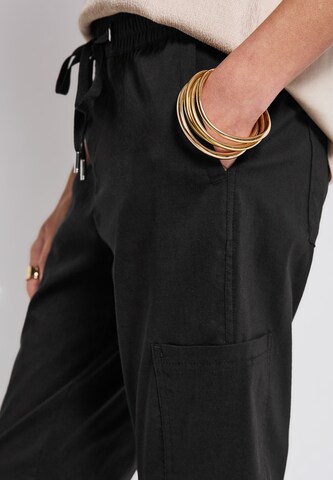 STREET ONE Slim fit Pants in Black