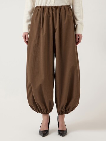 YAS - Loosefit Pantalón bombacho 'BILLO ' en marrón: frente