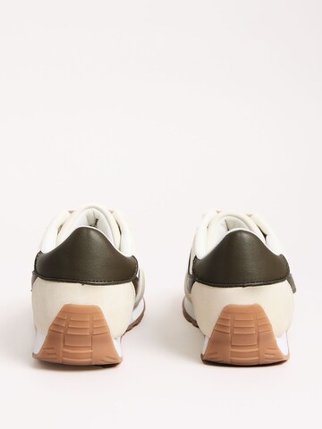 Friends Like These Sneaker in Beige