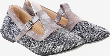 Kudetà Flats & Loafers in 36 in Grey: front