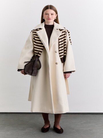 MANUKA Winter jacket in Beige: front