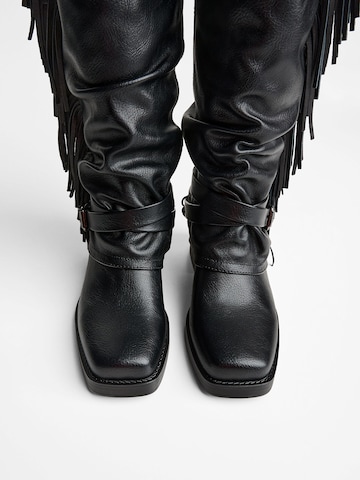 Bershka Cowboy boot in Black